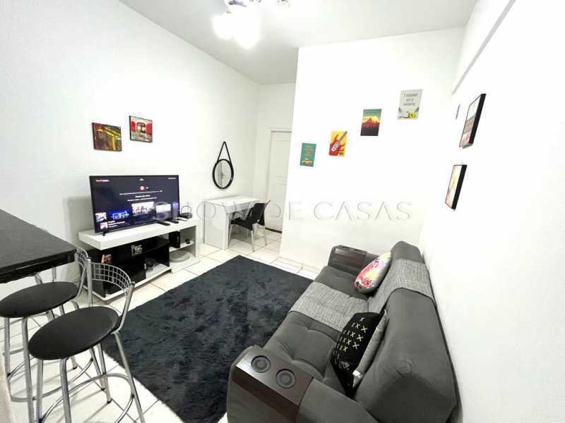 Apartamento à venda com 1 quarto, 65m² - Foto 2