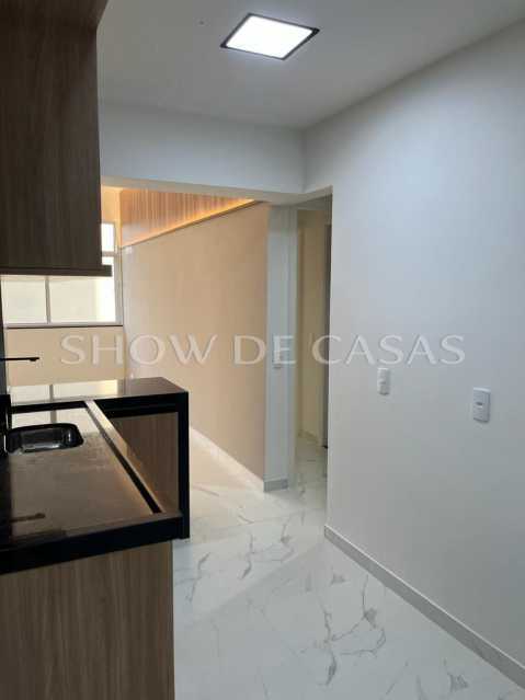 Apartamento à venda com 2 quartos, 65m² - Foto 4