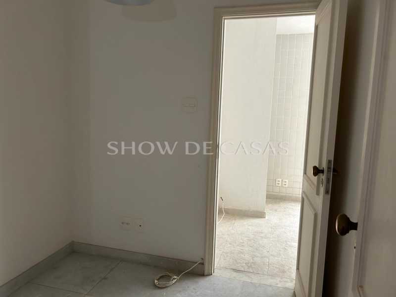 Apartamento à venda com 4 quartos, 240m² - Foto 18