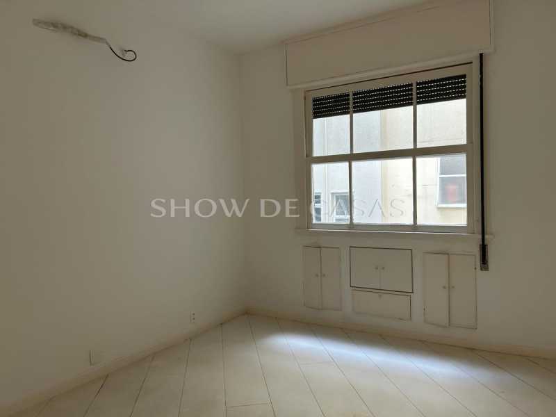 Apartamento à venda com 4 quartos, 240m² - Foto 14