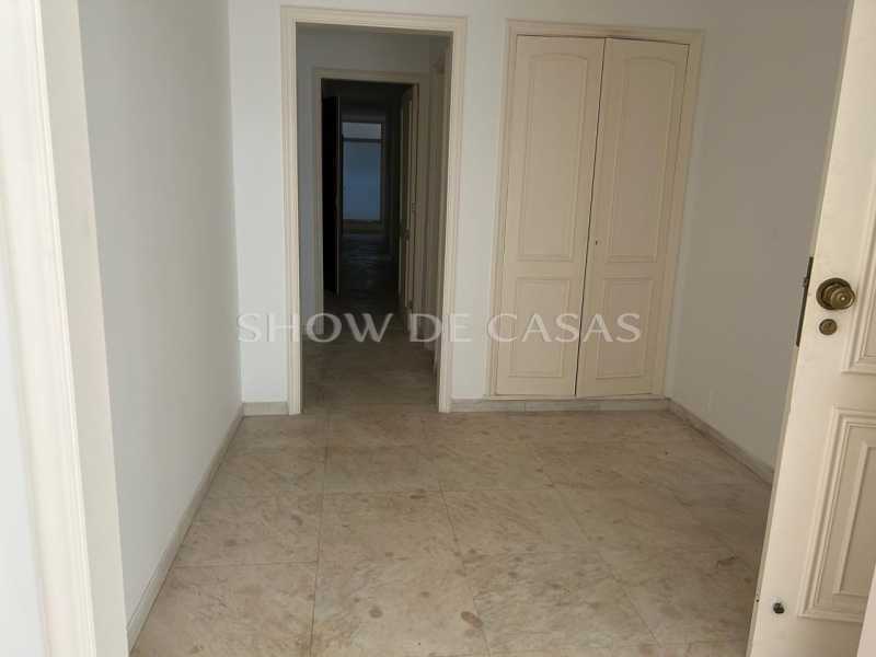 Apartamento à venda com 4 quartos, 240m² - Foto 17