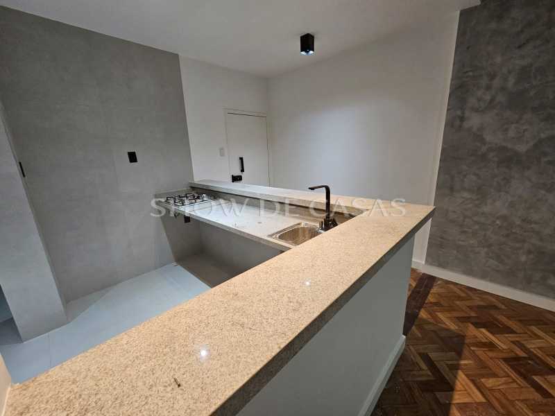 Apartamento à venda com 2 quartos, 85m² - Foto 17