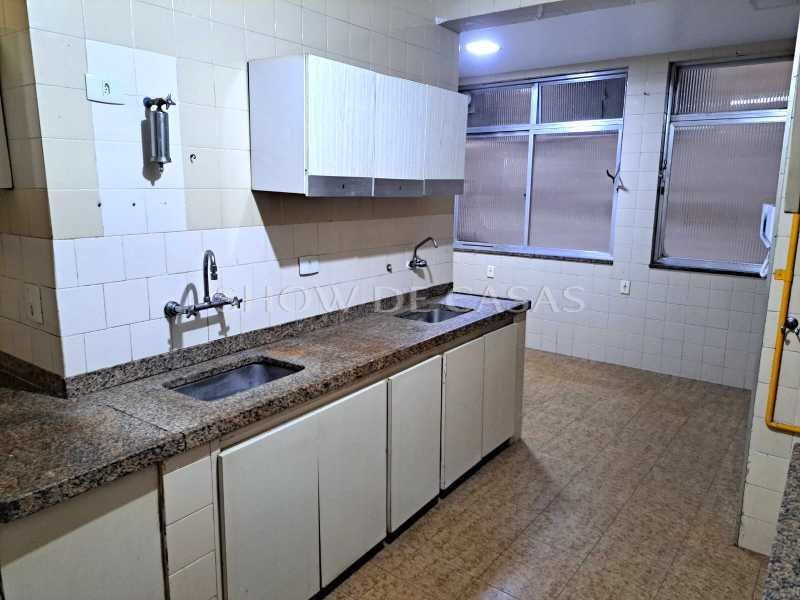 Apartamento à venda com 3 quartos, 150m² - Foto 18