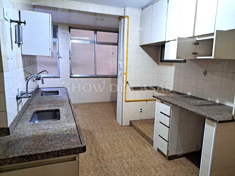 Apartamento à venda com 3 quartos, 150m² - Foto 19