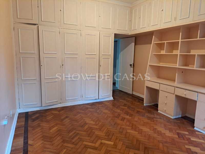 Apartamento à venda com 3 quartos, 150m² - Foto 7