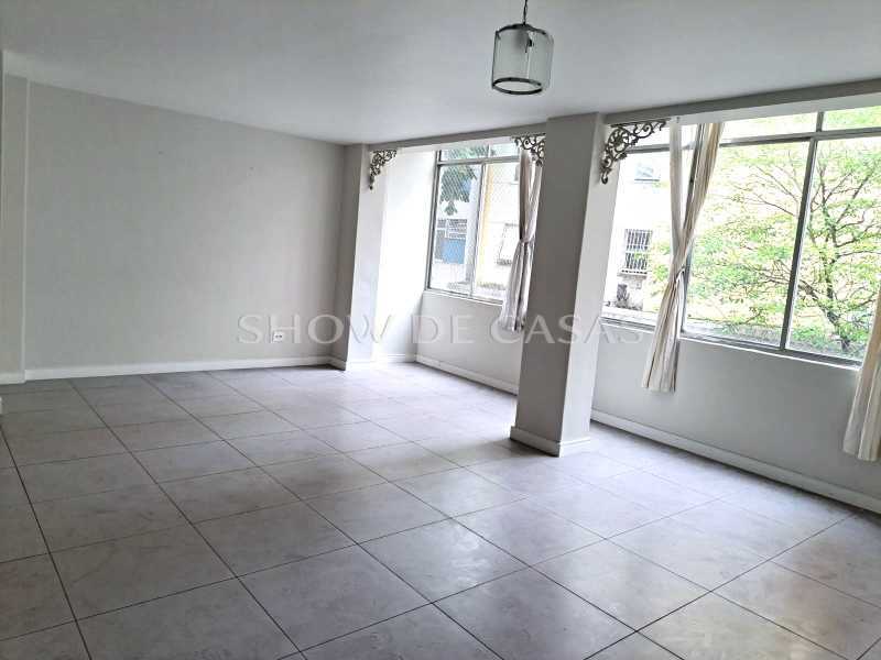 Apartamento à venda com 3 quartos, 150m² - Foto 2