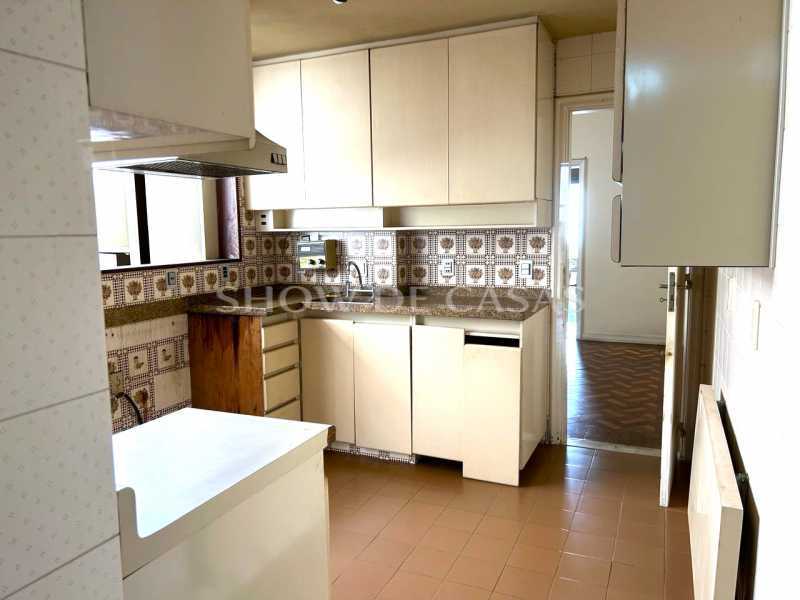 Apartamento à venda com 2 quartos, 131m² - Foto 14