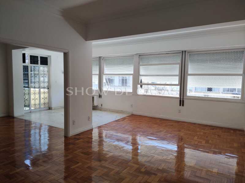 Apartamento à venda com 4 quartos, 243m² - Foto 1