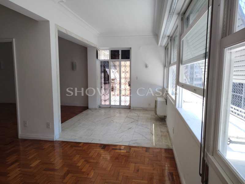 Apartamento à venda com 4 quartos, 243m² - Foto 2