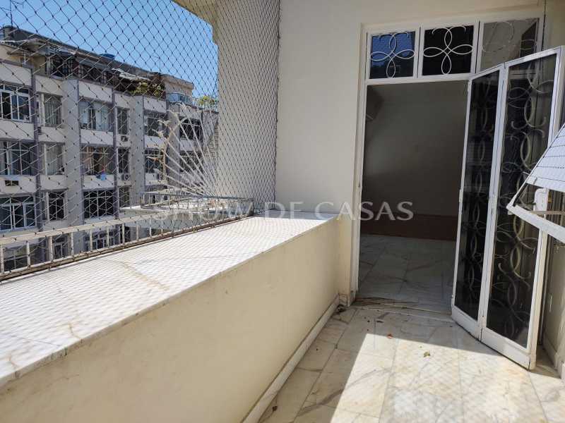 Apartamento à venda com 4 quartos, 243m² - Foto 29