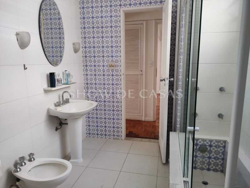 Apartamento à venda com 4 quartos, 243m² - Foto 11