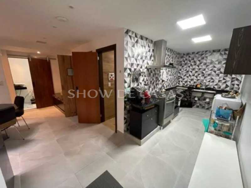 Apartamento à venda com 3 quartos, 180m² - Foto 17