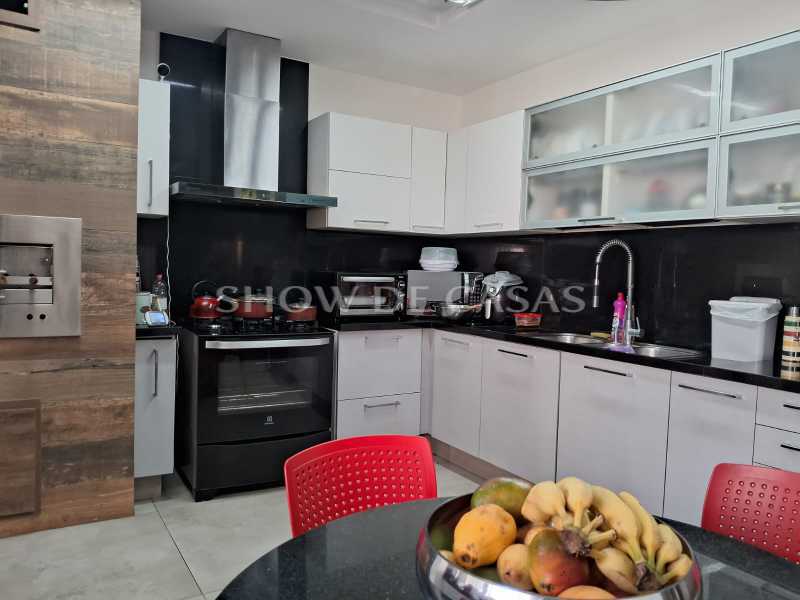 Apartamento à venda com 3 quartos, 184m² - Foto 23