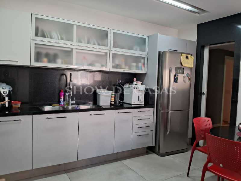 Apartamento à venda com 3 quartos, 184m² - Foto 28