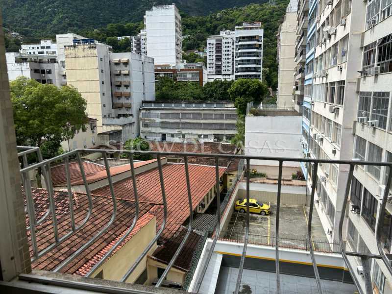 Apartamento à venda com 4 quartos, 160m² - Foto 1