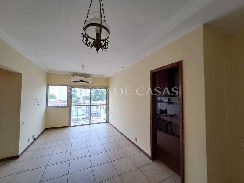 Apartamento à venda com 2 quartos, 90m² - Foto 2