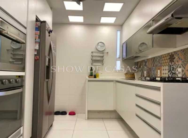 Apartamento à venda com 3 quartos, 165m² - Foto 9