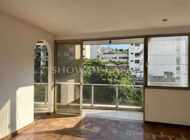 Apartamento à venda com 4 quartos, 150m² - Foto 2