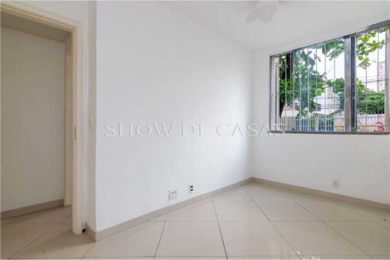 Apartamento à venda com 3 quartos, 87m² - Foto 2