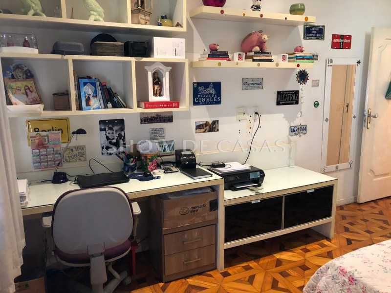 Apartamento à venda com 3 quartos, 200m² - Foto 13