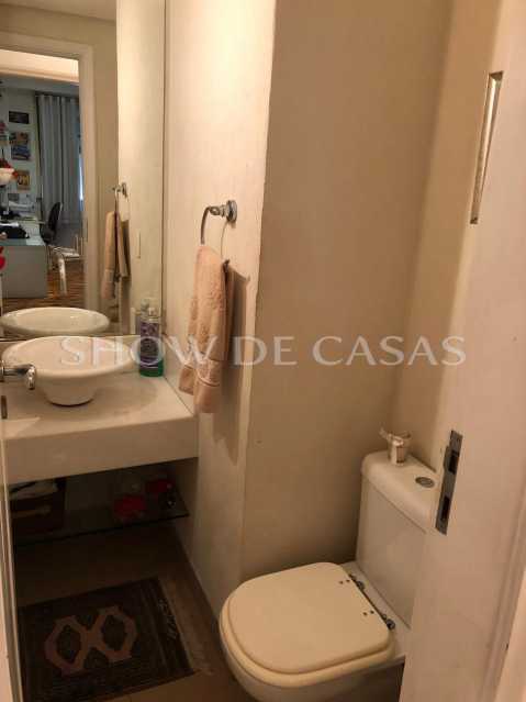 Apartamento à venda com 3 quartos, 200m² - Foto 19