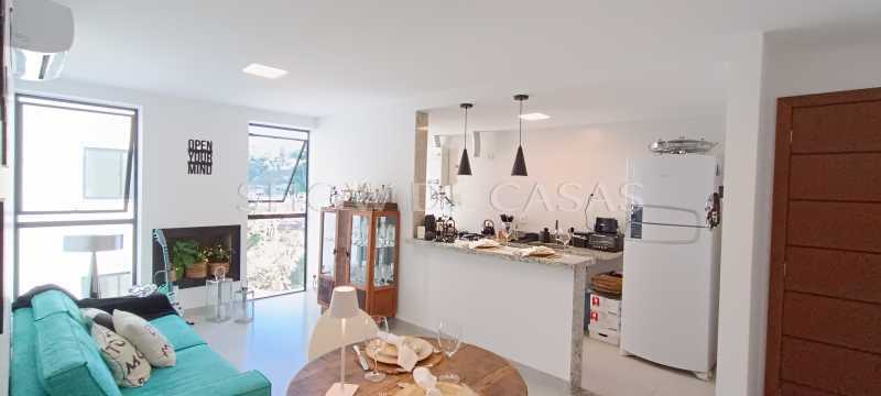 Apartamento à venda com 3 quartos, 77m² - Foto 2