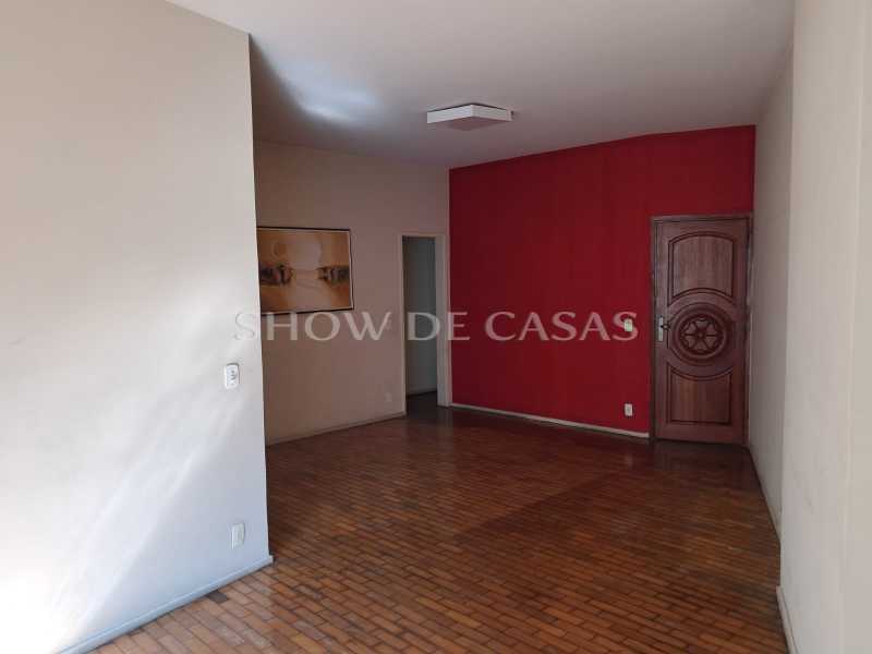 Apartamento à venda com 3 quartos, 130m² - Foto 2