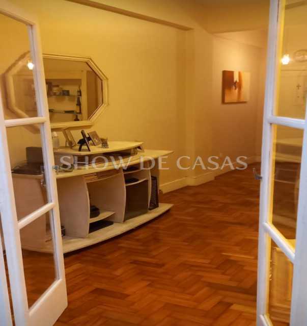 Apartamento à venda com 2 quartos, 70m² - Foto 3