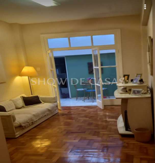 Apartamento à venda com 2 quartos, 70m² - Foto 1