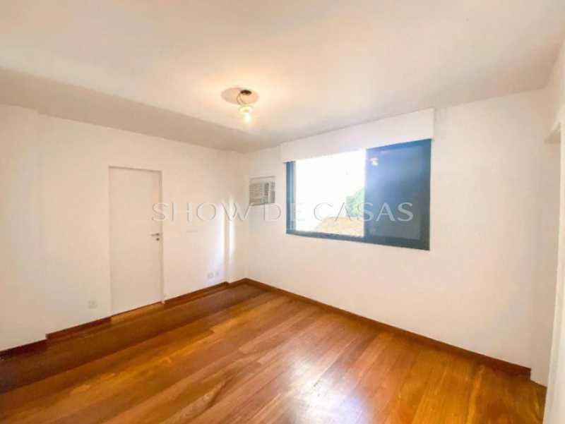 Apartamento à venda com 3 quartos, 248m² - Foto 9