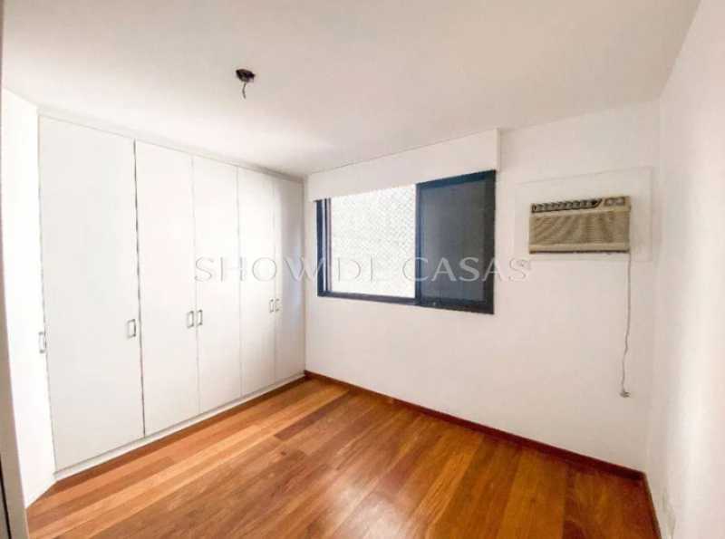 Apartamento à venda com 3 quartos, 248m² - Foto 10