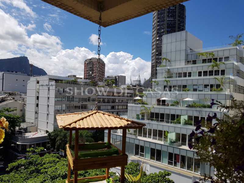 Apartamento à venda com 3 quartos, 172m² - Foto 2