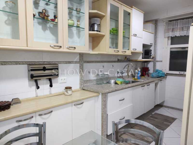 Apartamento à venda com 3 quartos, 165m² - Foto 15