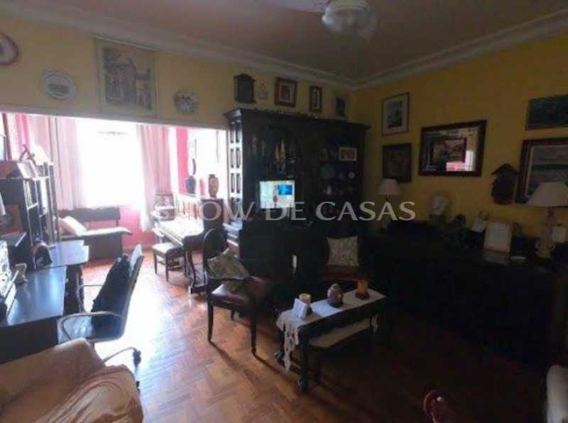 Apartamento à venda com 3 quartos, 137m² - Foto 1