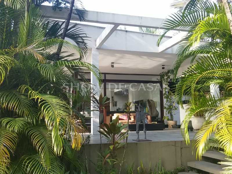 Casa de Condomínio à venda com 4 quartos, 392m² - Foto 2