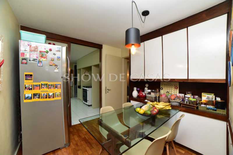 Apartamento à venda com 3 quartos, 300m² - Foto 19