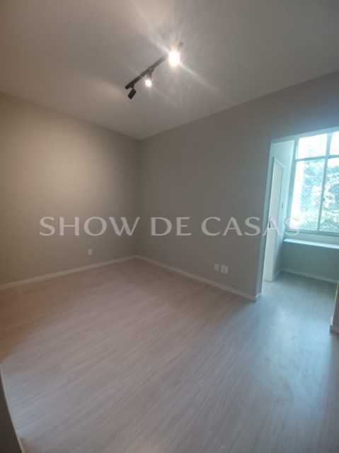 Apartamento à venda com 1 quarto, 42m² - Foto 1