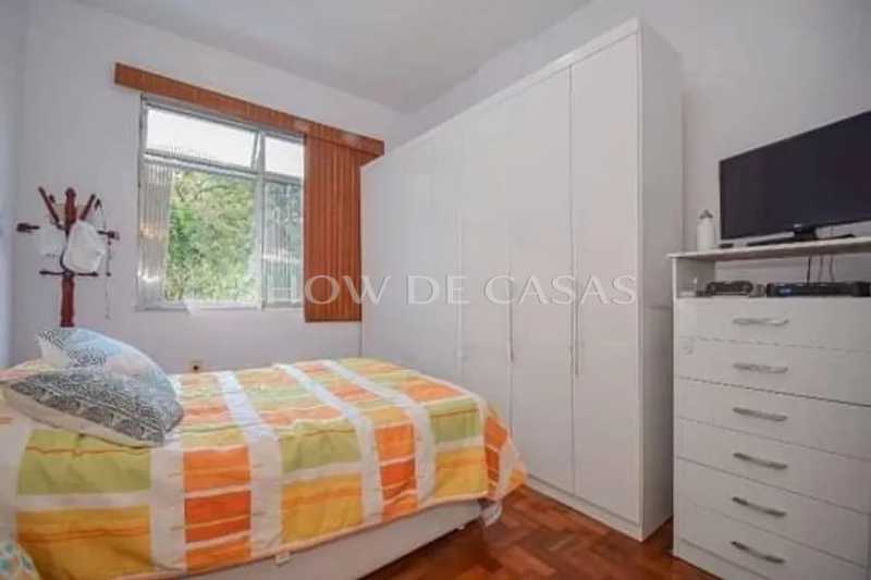 Apartamento à venda com 2 quartos, 70m² - Foto 3