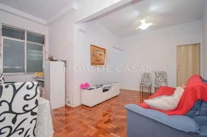 Apartamento à venda com 2 quartos, 70m² - Foto 2