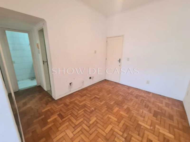 Apartamento à venda com 1 quarto, 50m² - Foto 2