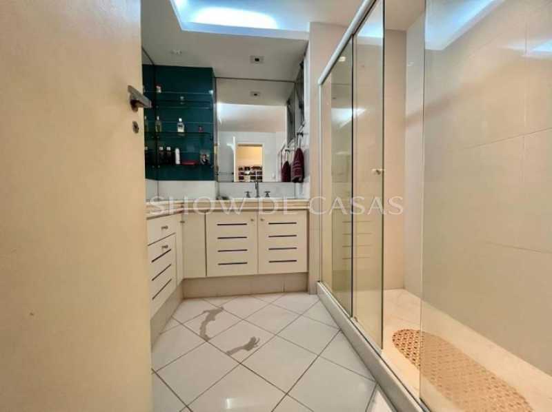 Apartamento à venda com 3 quartos, 236m² - Foto 18