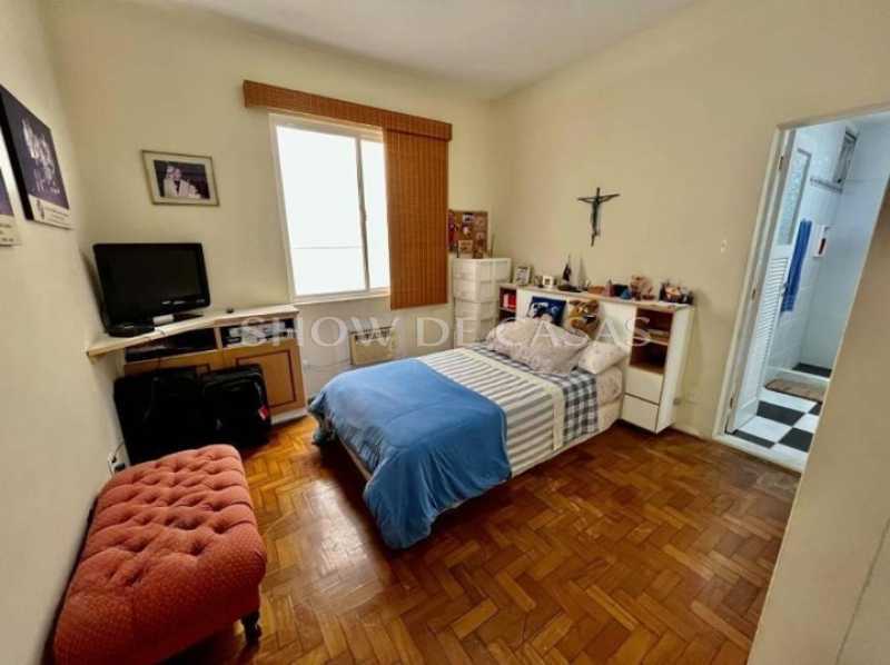 Apartamento à venda com 3 quartos, 236m² - Foto 7