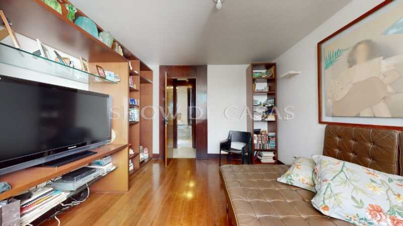 Apartamento à venda com 3 quartos, 246m² - Foto 11