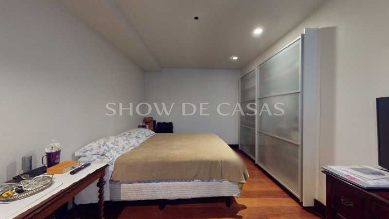 Apartamento à venda com 3 quartos, 246m² - Foto 13