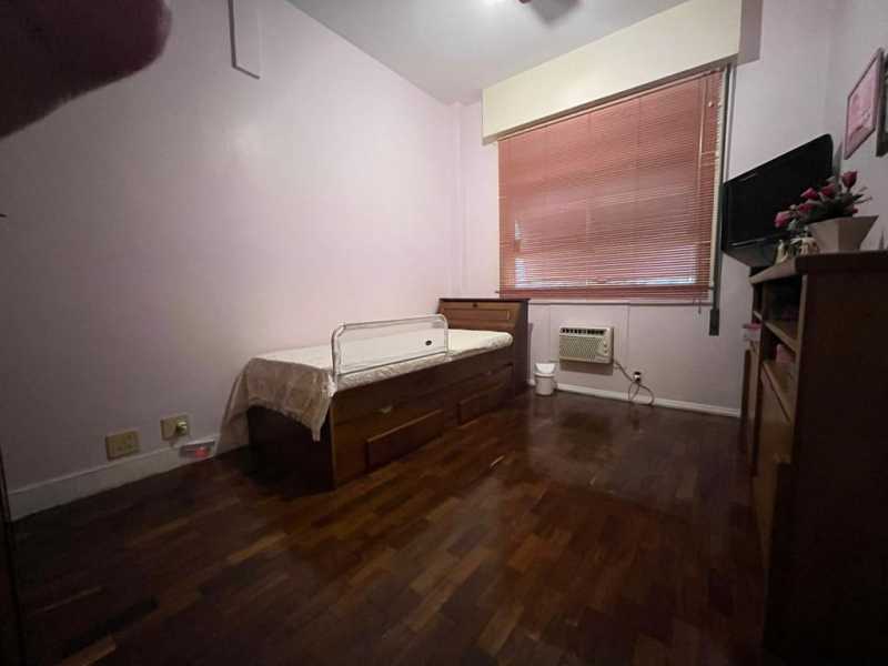 Apartamento à venda com 4 quartos, 140m² - Foto 12