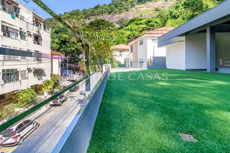 Casa à venda com 6 quartos, 677m² - Foto 2