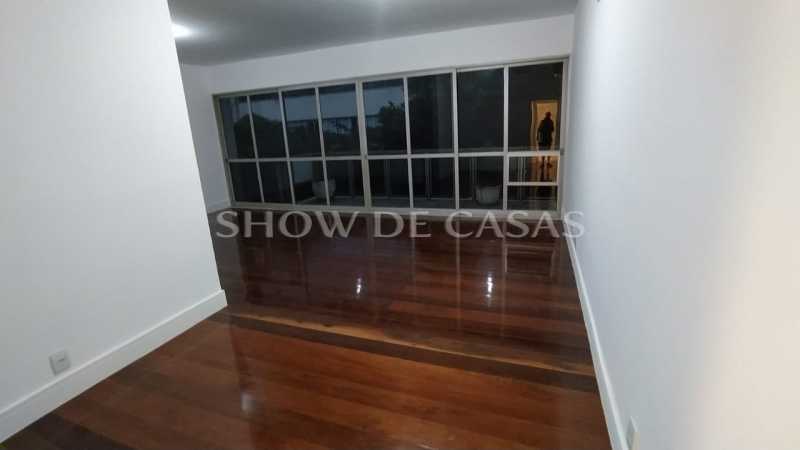 Apartamento à venda com 3 quartos, 150m² - Foto 4