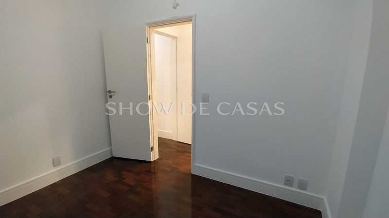 Apartamento à venda com 3 quartos, 150m² - Foto 16