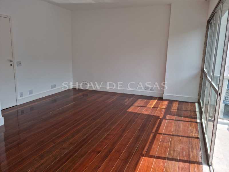 Apartamento à venda com 3 quartos, 150m² - Foto 3