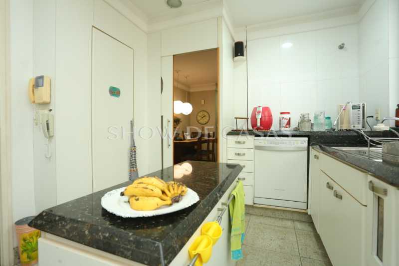 Apartamento à venda com 4 quartos, 260m² - Foto 18